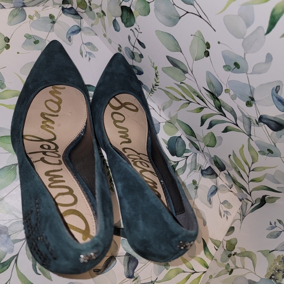 Sam Edelman Suede Green Heels - Picture 4 of 10